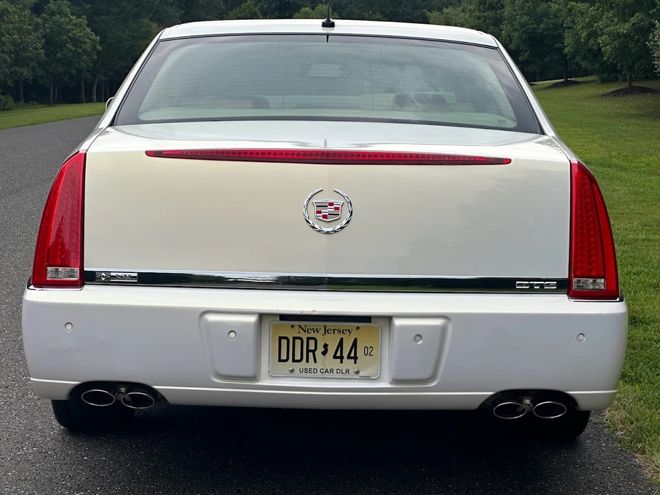 2006 Cadillac DTS - Image 19 of 31