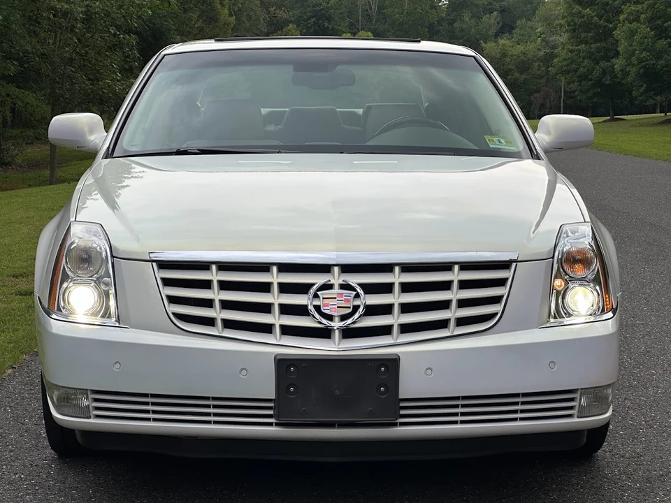 2006 Cadillac DTS - Image 10 of 31