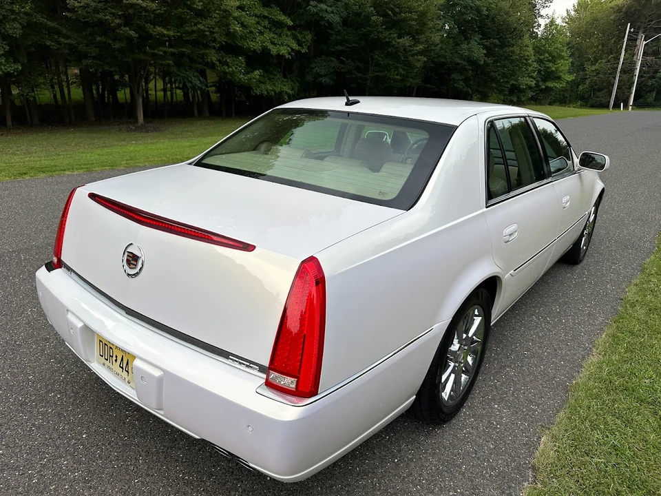 2006 Cadillac DTS - Image 16 of 31