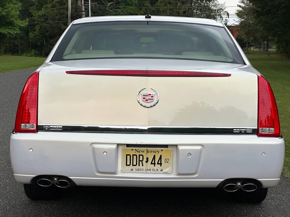 2006 Cadillac DTS - Image 18 of 31