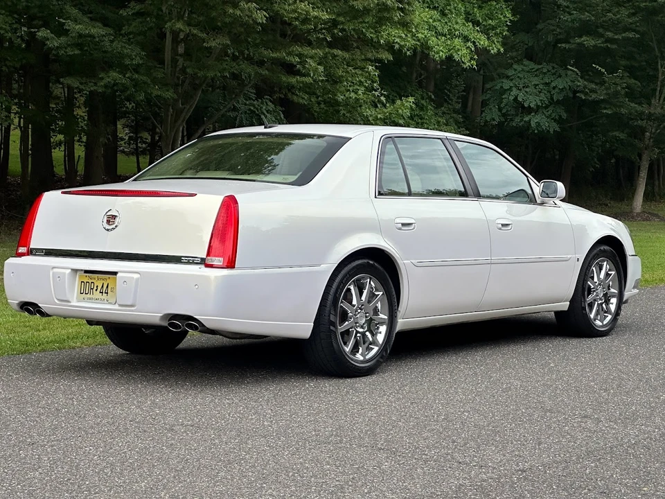 2006 Cadillac DTS - Image 14 of 31