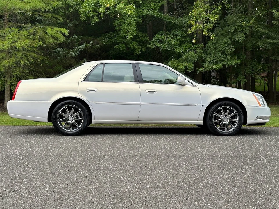 2006 Cadillac DTS - Image 13 of 31