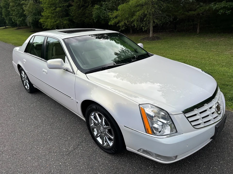 2006 Cadillac DTS - Image 11 of 31