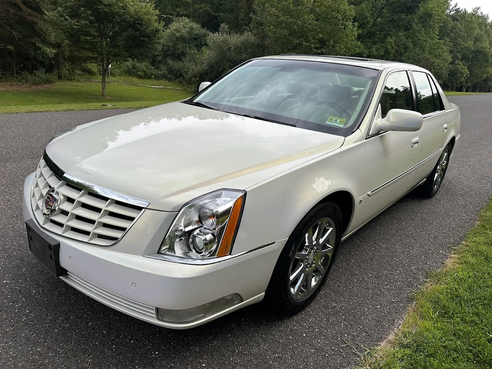 2006 Cadillac DTS - Image 3 of 31