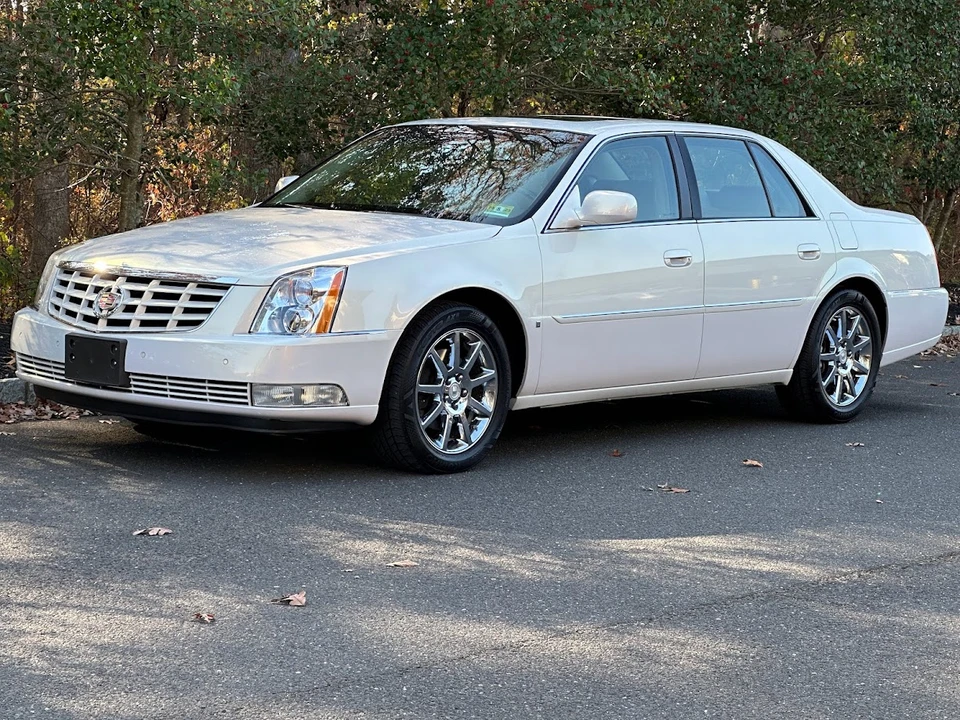 2006 Cadillac DTS - Image 3 of 31