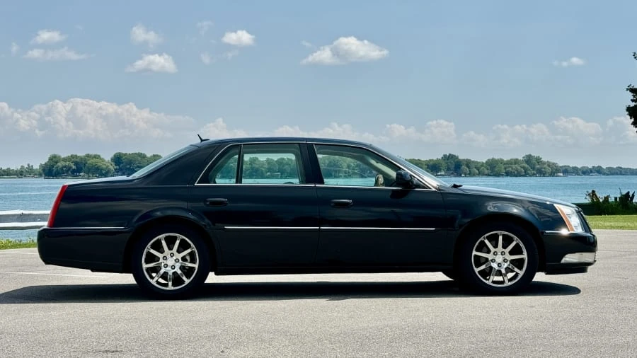 2006 Cadillac DTS - Image 2 of 31
