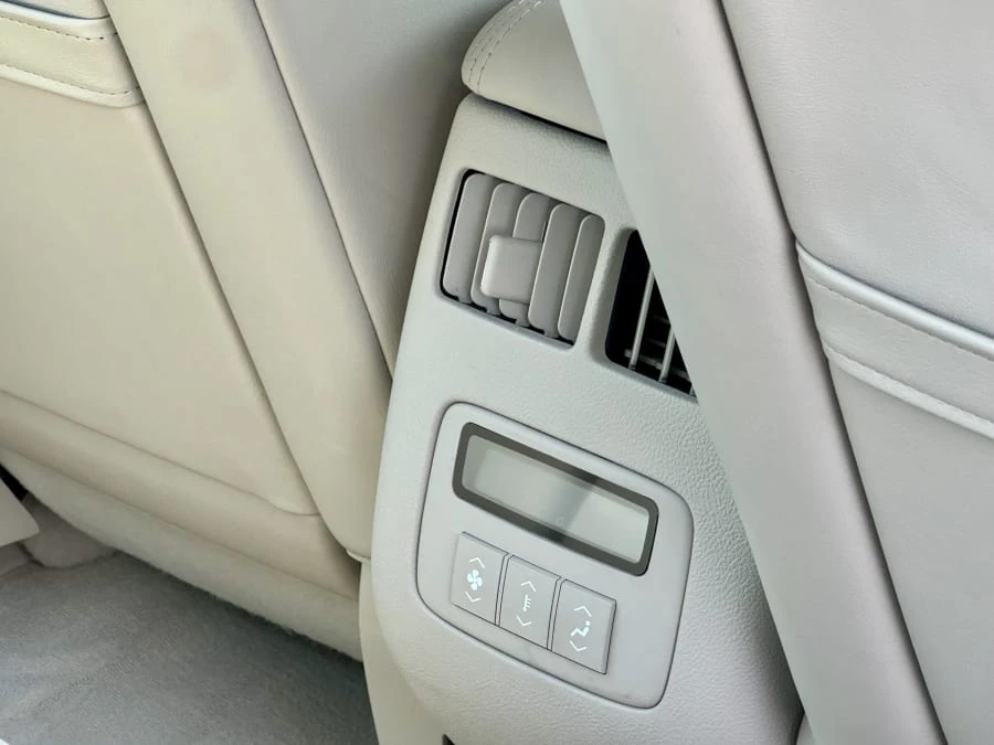 2006 Cadillac DTS - Image 25 of 31