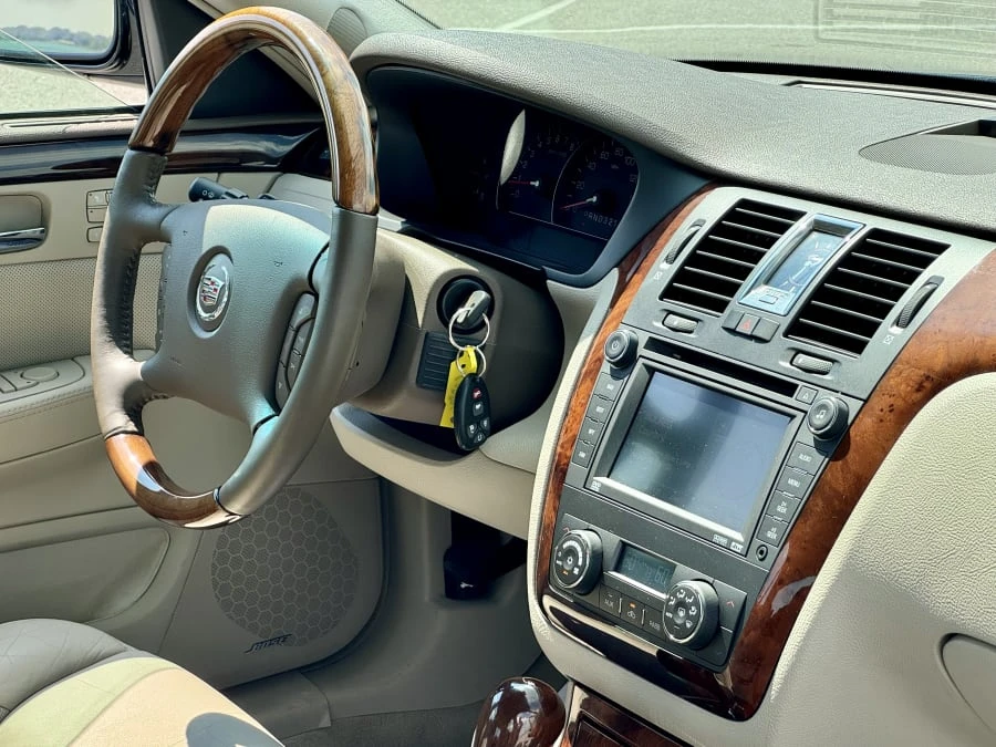 2006 Cadillac DTS - Image 24 of 31