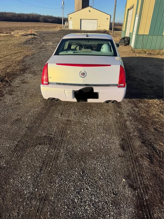 2006 Cadillac DTS - Image 3 of 4