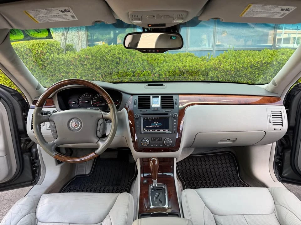 2006 Cadillac DTS - Image 10 of 20