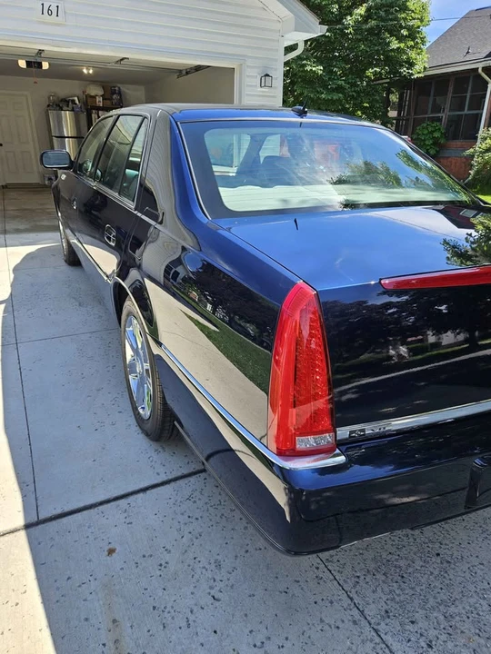 2006 Cadillac DTS - Image 2 of 6