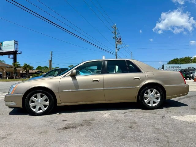 2006 Cadillac DTS - Image 2 of 12