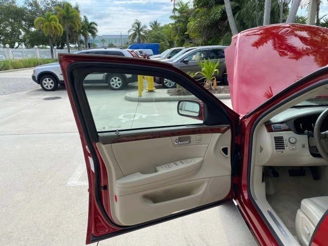 2006 Cadillac DeVille - Image 10 of 22