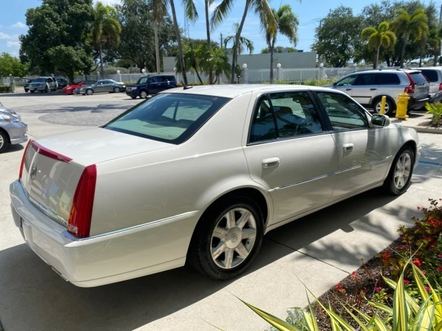 2006 Cadillac DeVille - Image 8 of 22