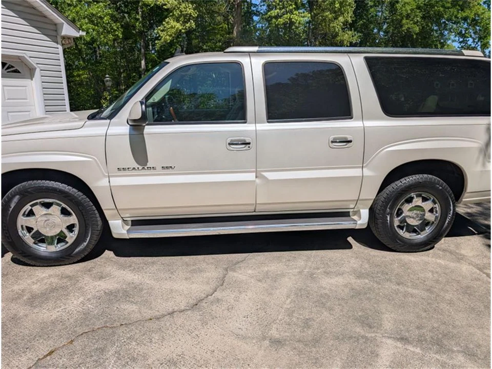 2006 Cadillac Escalade & EXT 2nd Gen - Image 2 of 13