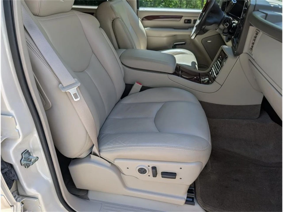 2006 Cadillac Escalade & EXT 2nd Gen - Image 11 of 13