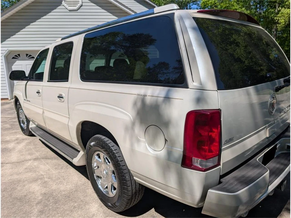 2006 Cadillac Escalade & EXT 2nd Gen - Image 3 of 13