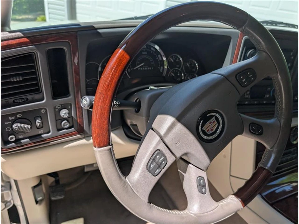 2006 Cadillac Escalade & EXT 2nd Gen - Image 9 of 13