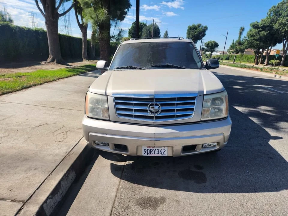 2006 Cadillac Escalade & EXT 2nd Gen - Image 2 of 8