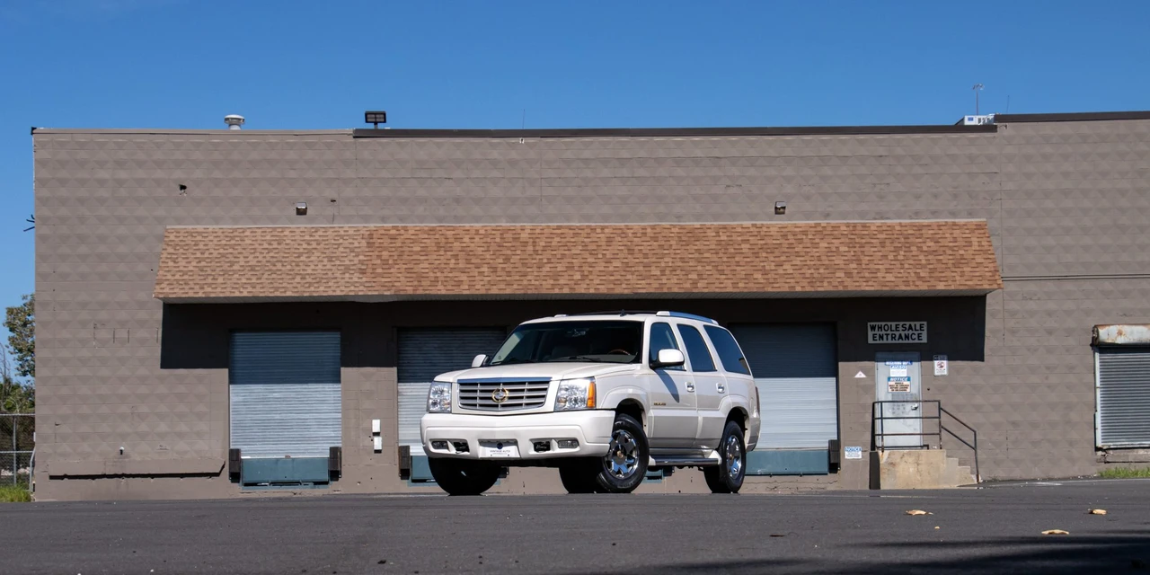 2006 Cadillac Escalade & EXT 2nd Gen - Image 2 of 31
