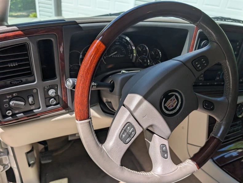 2006 Cadillac Escalade & EXT 2nd Gen - Image 9 of 13