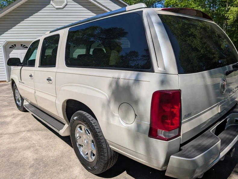 2006 Cadillac Escalade & EXT 2nd Gen - Image 3 of 13