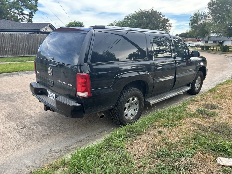 2006 Cadillac Escalade & EXT 2nd Gen - Image 2 of 9