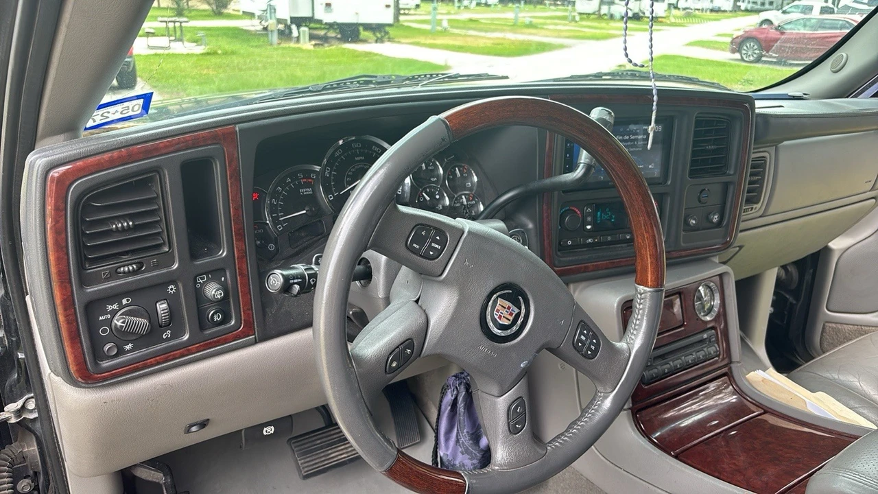 2006 Cadillac Escalade & EXT 2nd Gen - Image 6 of 9