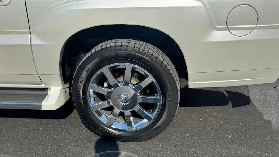 2006 Cadillac Escalade & EXT 2nd Gen - Image 4 of 13