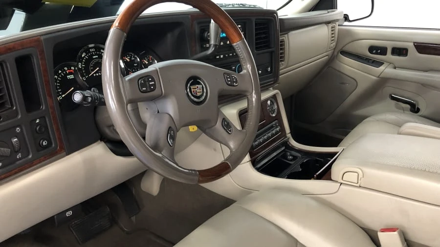 2006 Cadillac Escalade & EXT 2nd Gen - Image 2 of 5