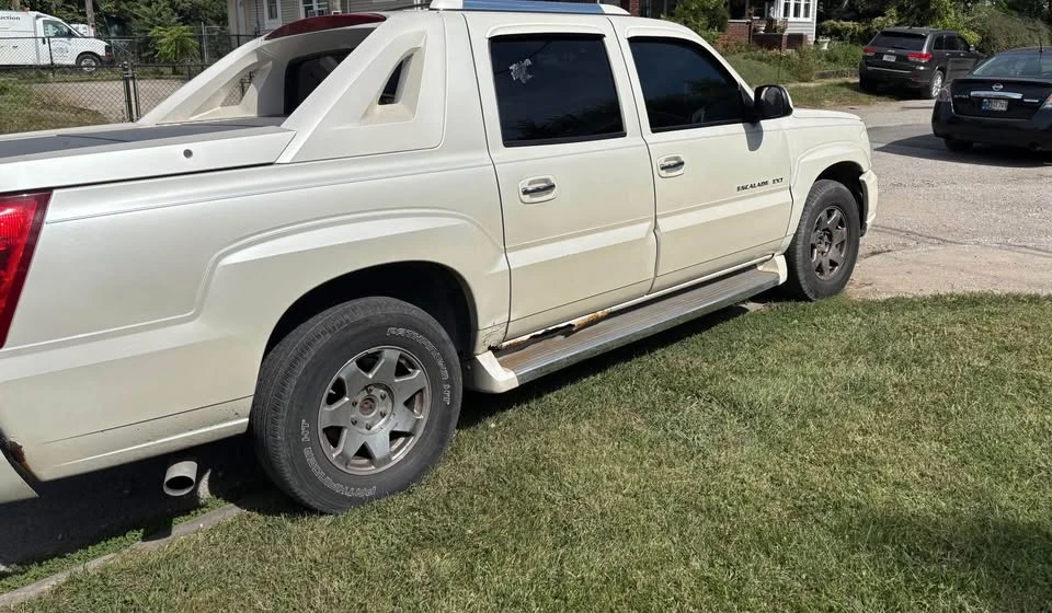 2006 Cadillac Escalade & EXT 2nd Gen - Image 4 of 8