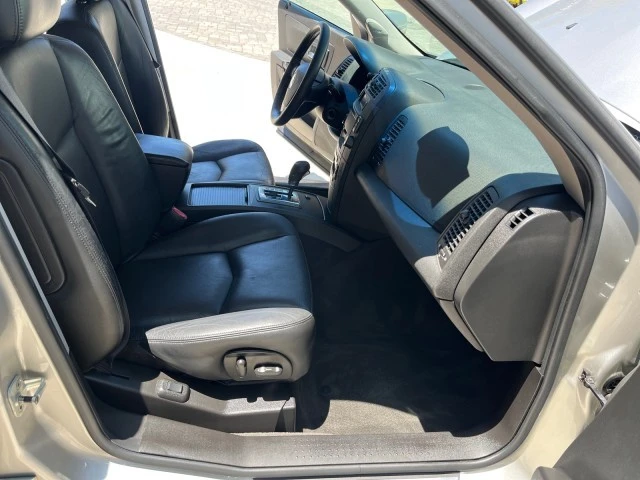 2006 Cadillac SRX - Image 13 of 21