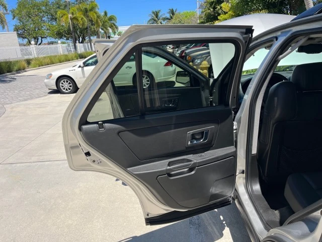 2006 Cadillac SRX - Image 14 of 21