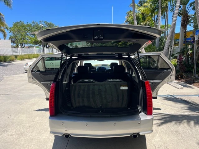 2006 Cadillac SRX - Image 16 of 21