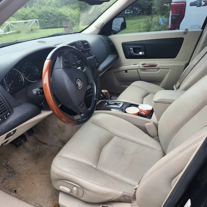 2006 Cadillac SRX - Image 6 of 8