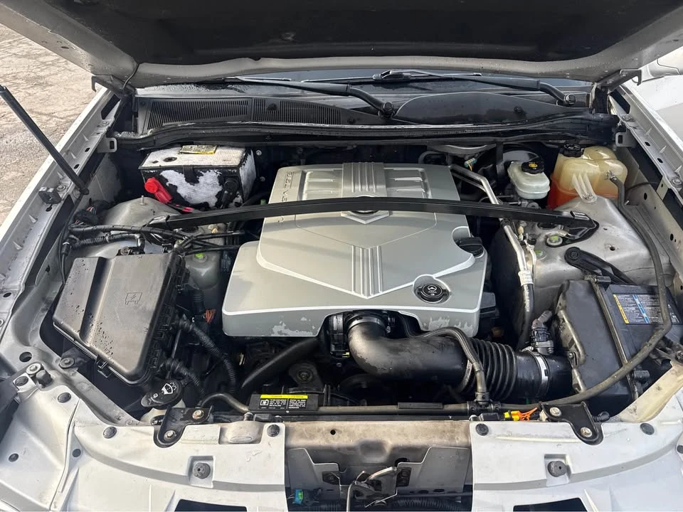 2006 Cadillac SRX - Image 10 of 13