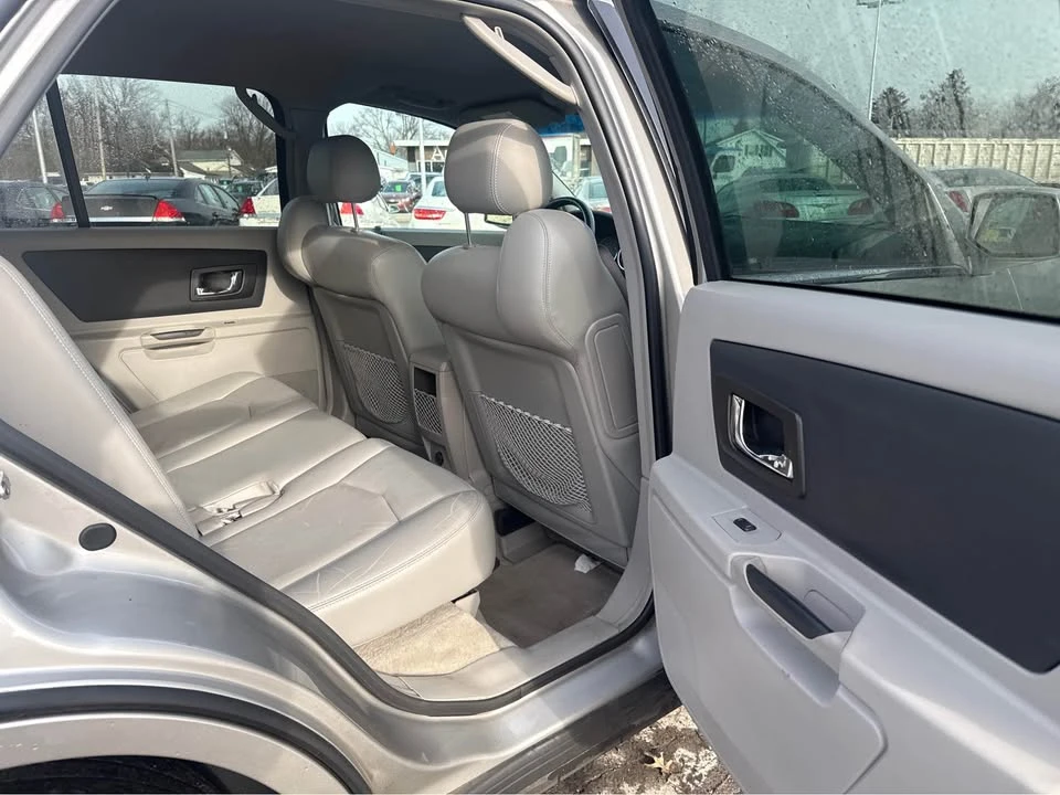 2006 Cadillac SRX - Image 8 of 13