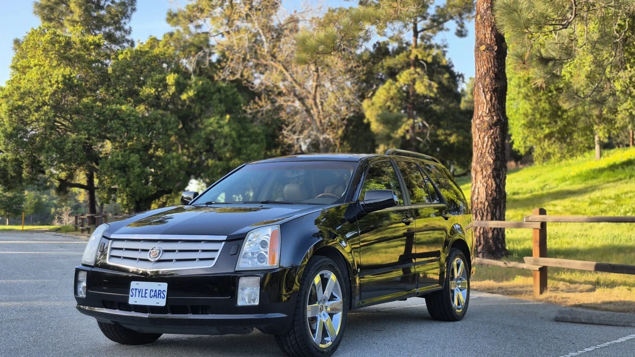 2006 Cadillac SRX - Image 3 of 31