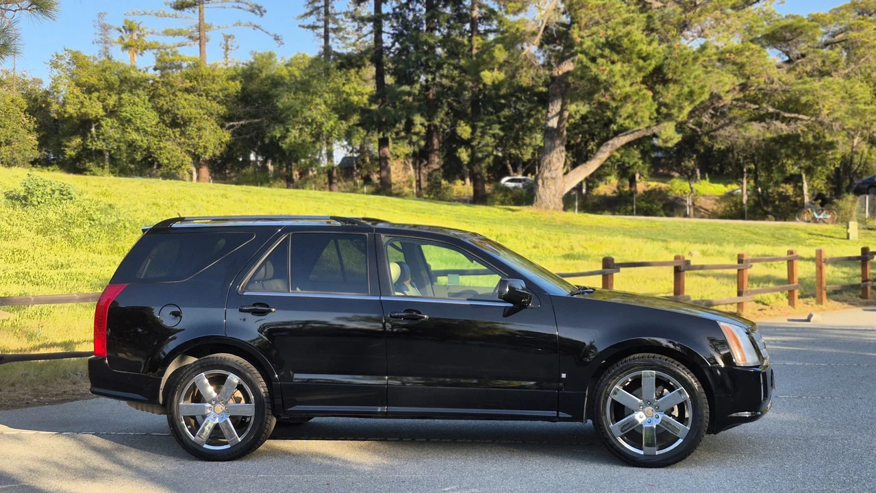 2006 Cadillac SRX - Image 20 of 31