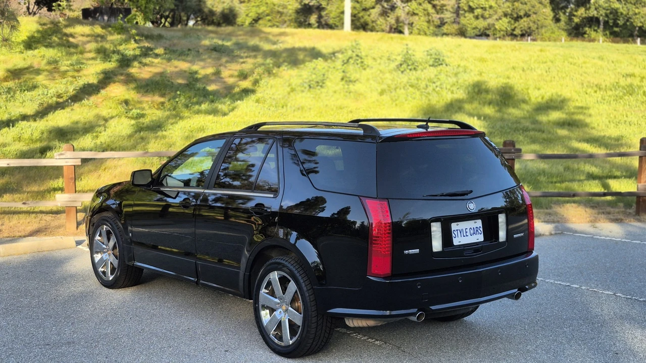 2006 Cadillac SRX - Image 10 of 31