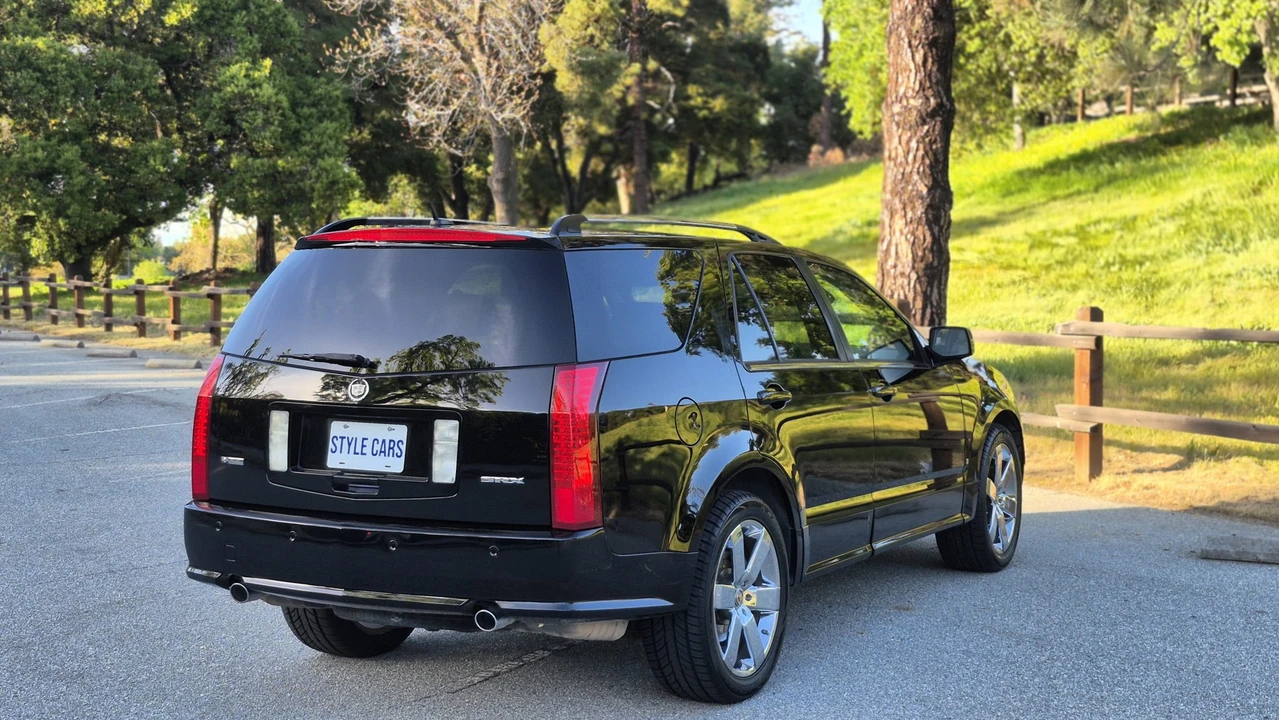 2006 Cadillac SRX - Image 17 of 31