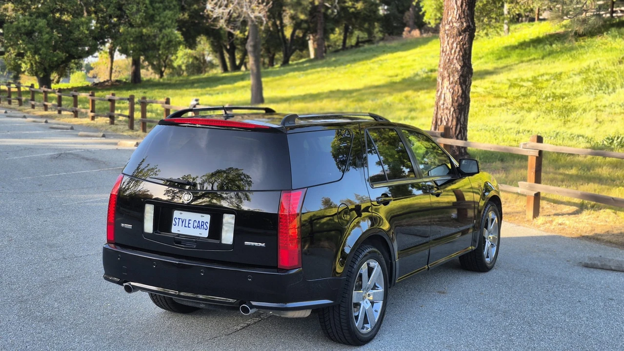 2006 Cadillac SRX - Image 16 of 31
