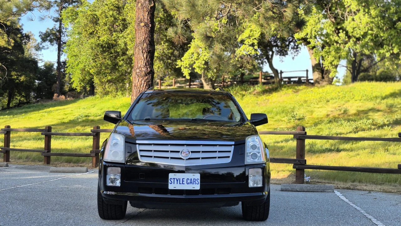 2006 Cadillac SRX - Image 25 of 31