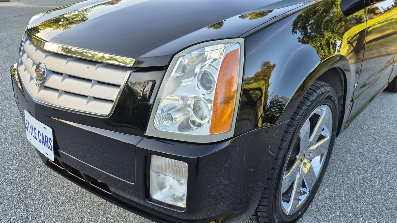 2006 Cadillac SRX - Image 29 of 31