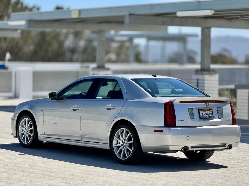 2006 Cadillac STS-V - Image 8 of 31