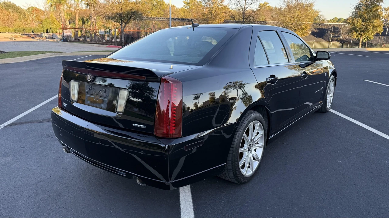 2006 Cadillac STS-V - Image 9 of 31