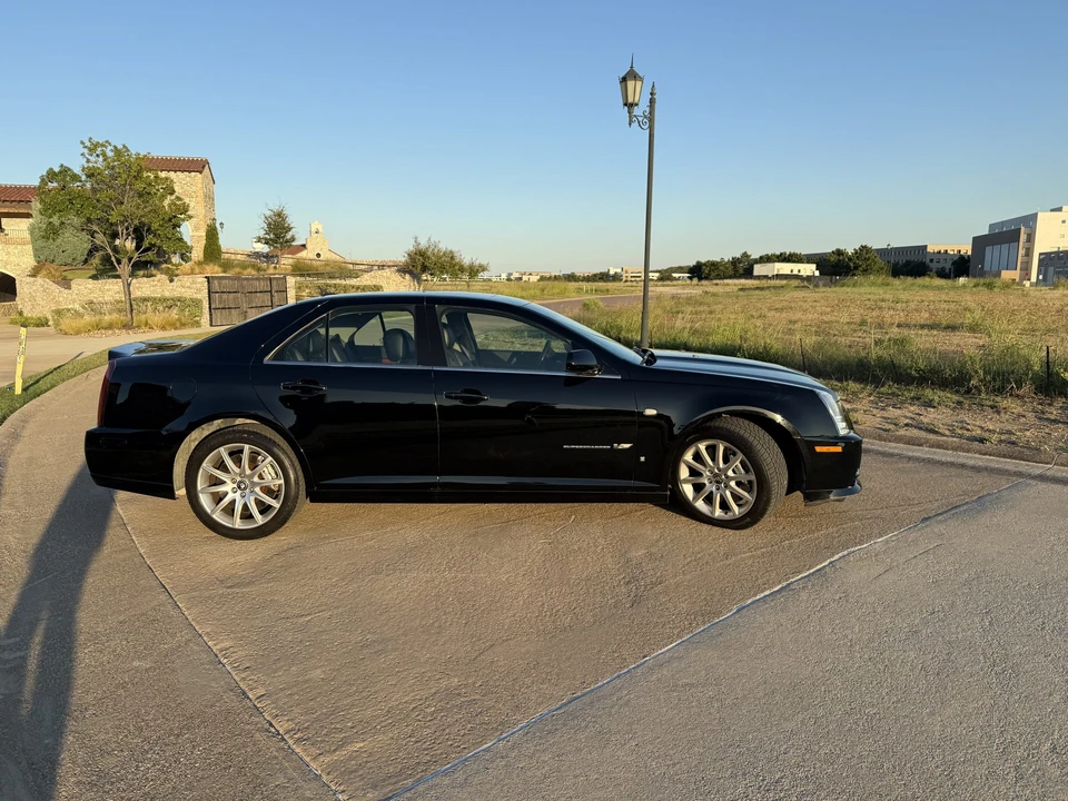 2006 Cadillac STS-V - Image 7 of 31