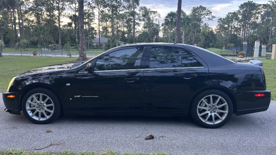 2006 Cadillac STS-V - Image 2 of 22