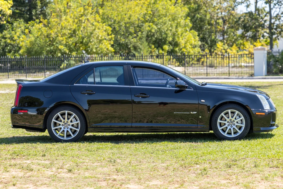 2006 Cadillac STS-V - Image 8 of 31