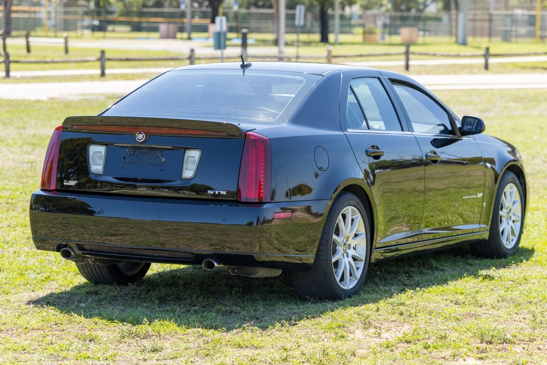 2006 Cadillac STS-V - Image 7 of 31